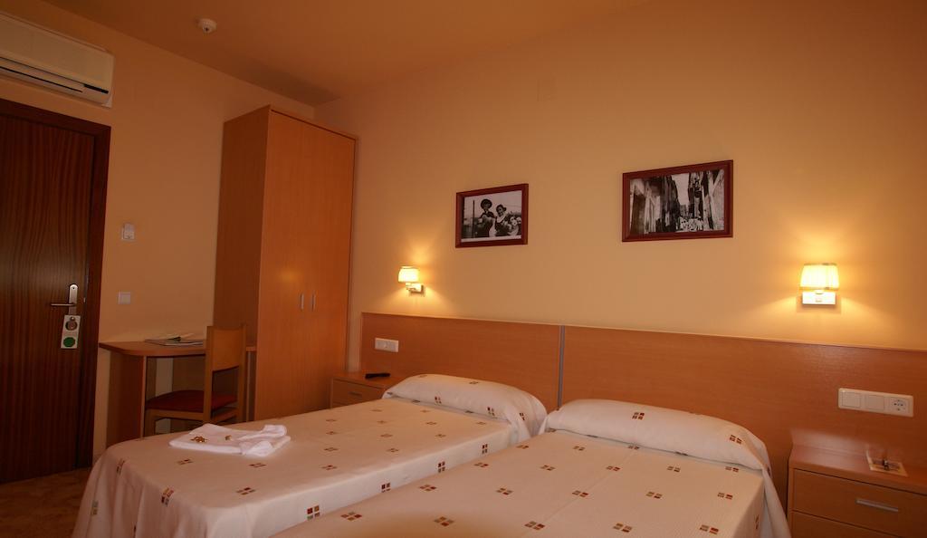 Hotel Mont-Roig Exteriér fotografie